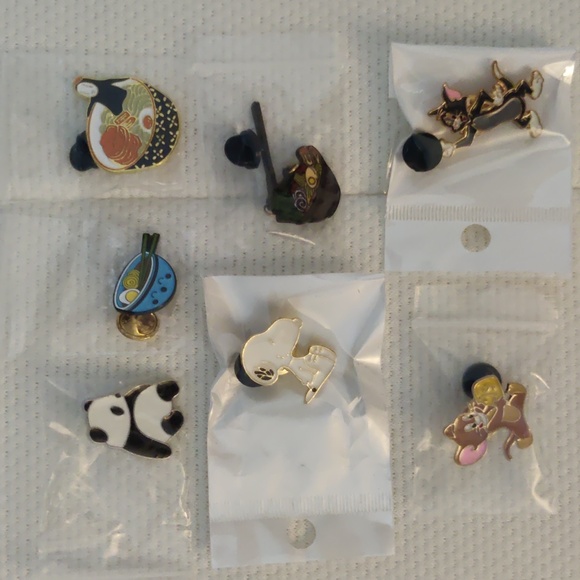 Cartoon Brooche - Picture 2 of 11